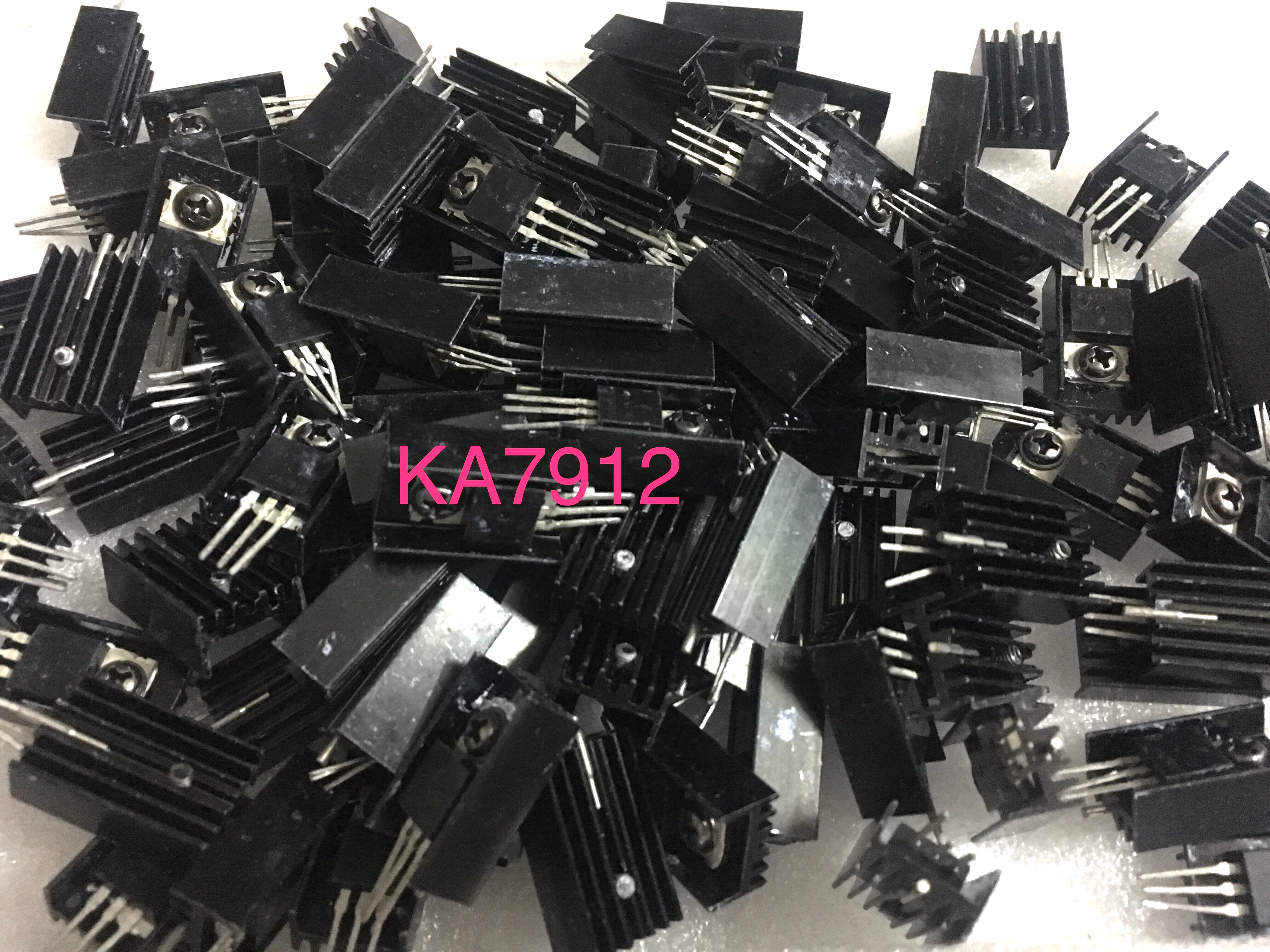 三端稳压管 KA7912  带散热器