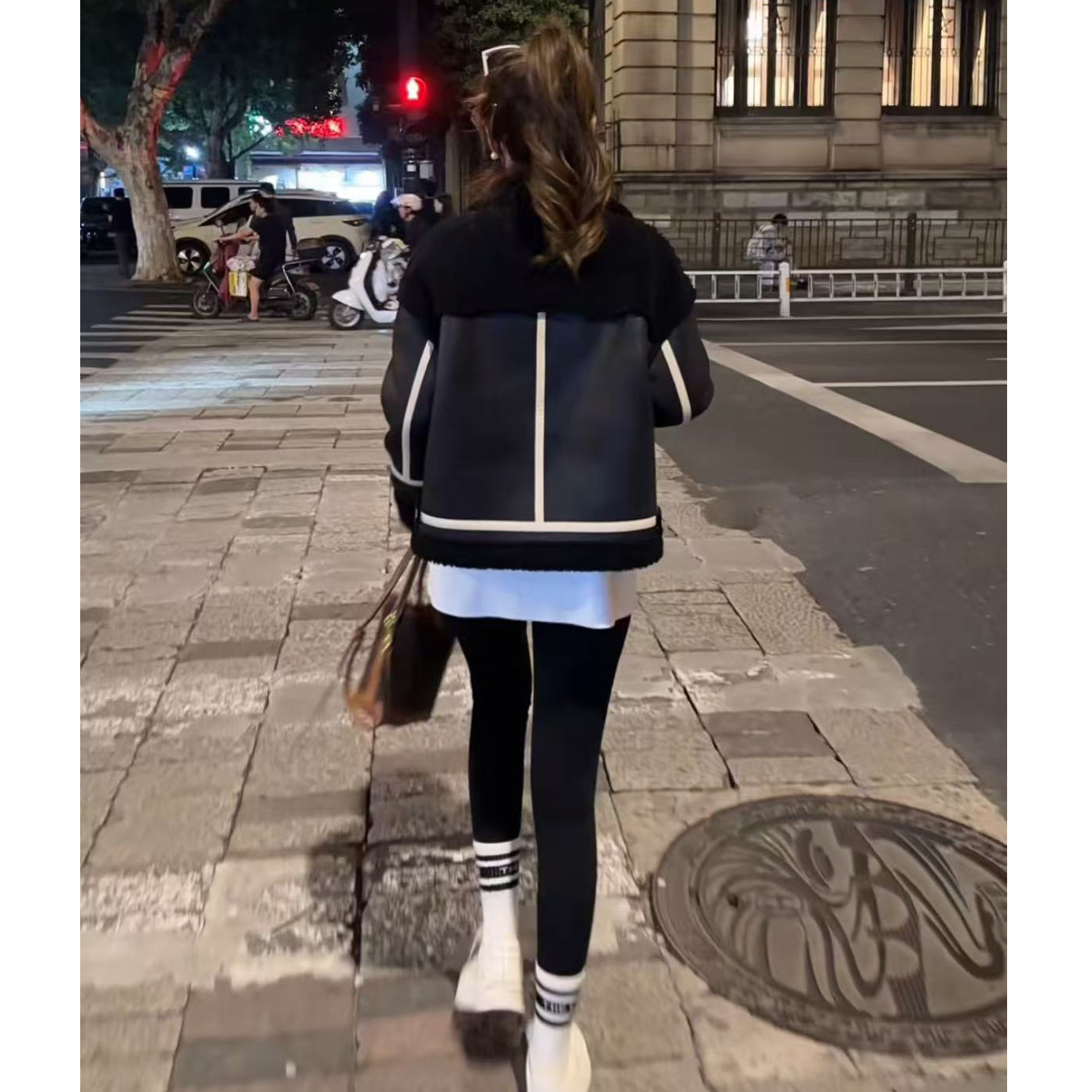 冬季新款韩版宽松显瘦百搭加厚毛毛拼接机车服皮毛一体外套女