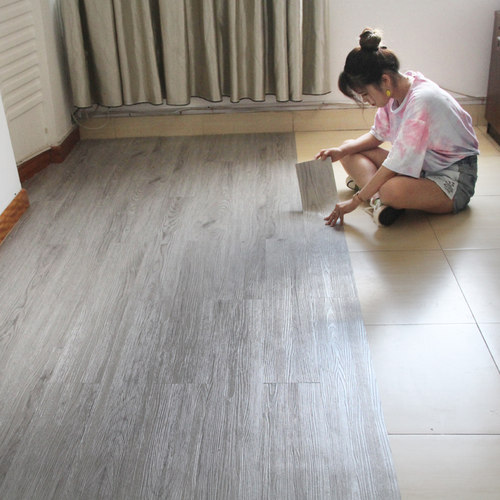 畅和成加厚耐磨免胶自粘地板贴