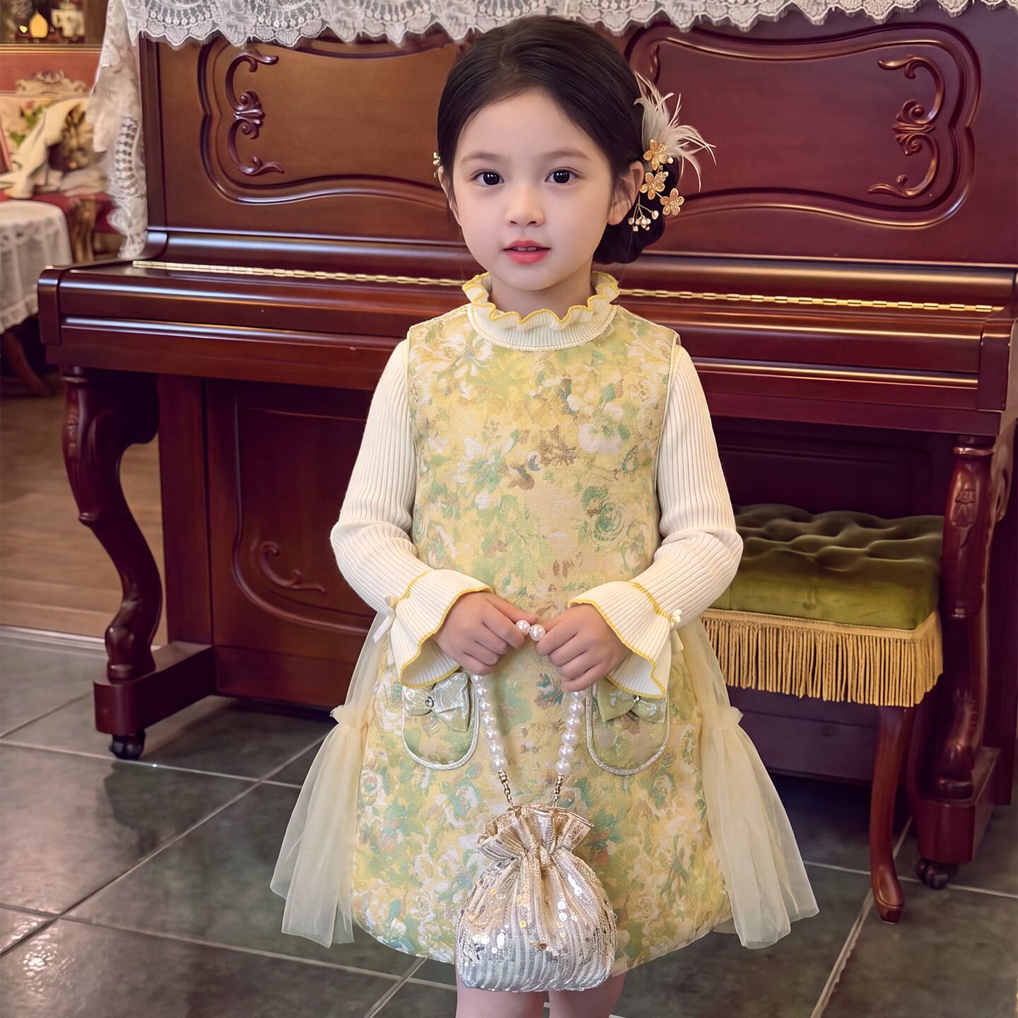 女童新中式连衣裙秋冬2026新款儿童国风提花背心裙小女孩旗袍裙子