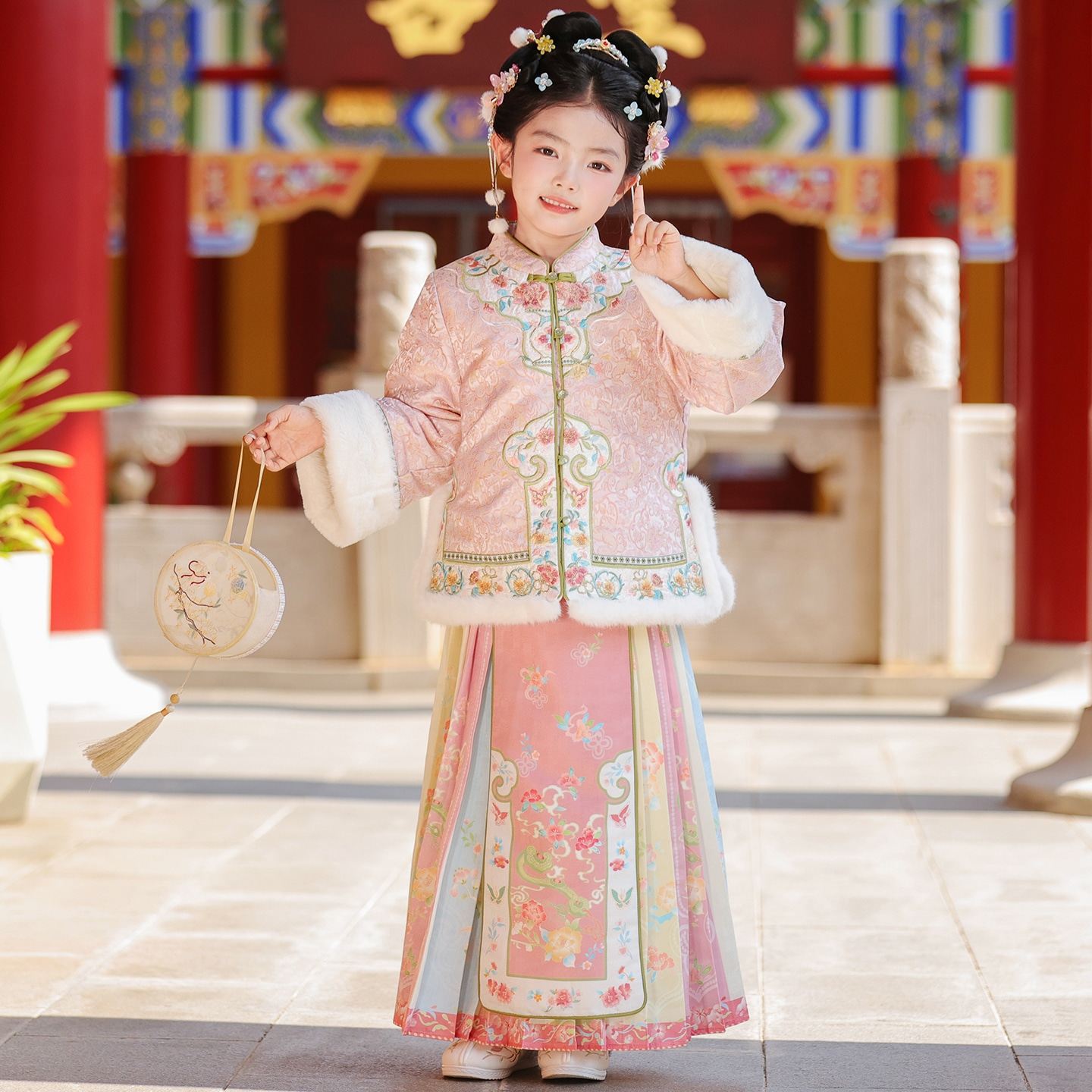汉服女童冬装2026新款儿童古装冬季加厚马面裙套装女孩唐装拜年服