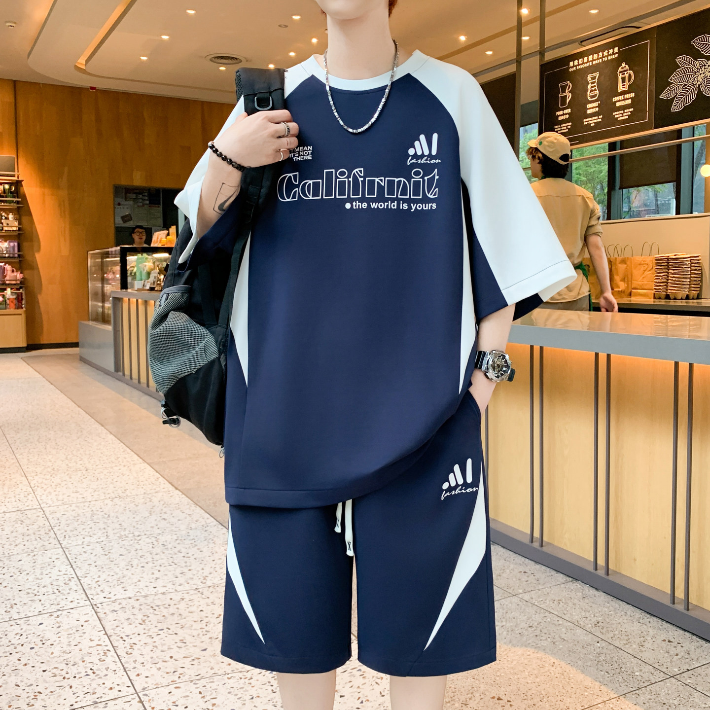 青少年短袖t恤男生酷帅穿搭套装夏季初中高中学生运动短裤两件套图片