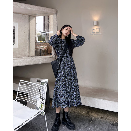 搭配碎花连衣裙素材模板 搭配碎花连衣裙图片下载 小麦优选