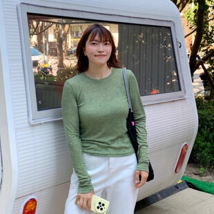 阿瑞家 美丽绿色好心情 绵软亲肤显瘦显白圆领正肩加长袖休闲T恤