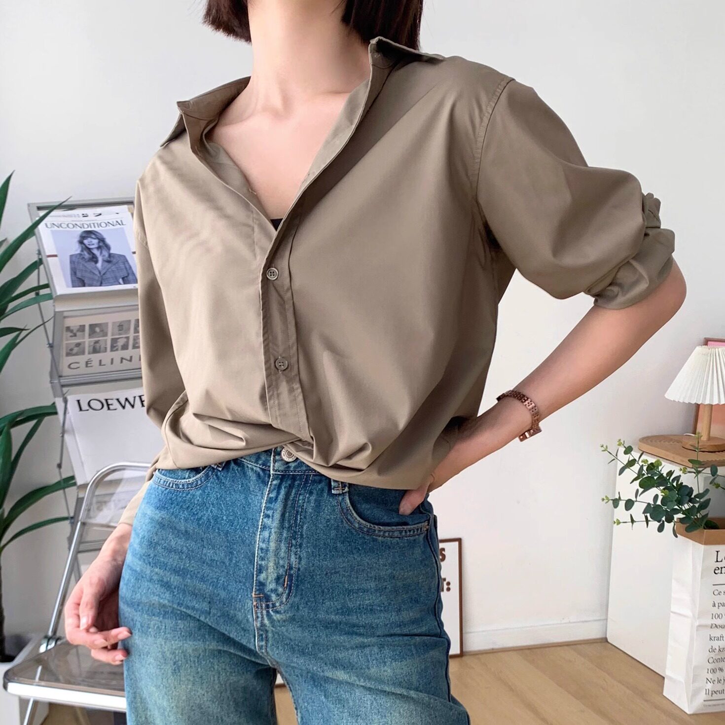 阿瑞家 经典穿搭的主心骨 奶油白深卡其爽滑抗皱翻领宽松休闲衬衫