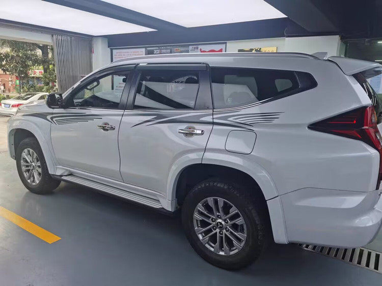 适用于2020三菱劲畅PAJERO SPORT越野改加宽装轮眉轮拱装饰板防刮