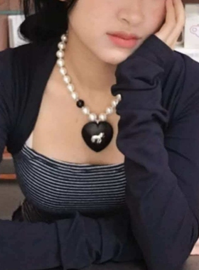 甜酷风黑色爱心小马大珍珠项链轻奢高级感小众锁骨链个性独特配饰