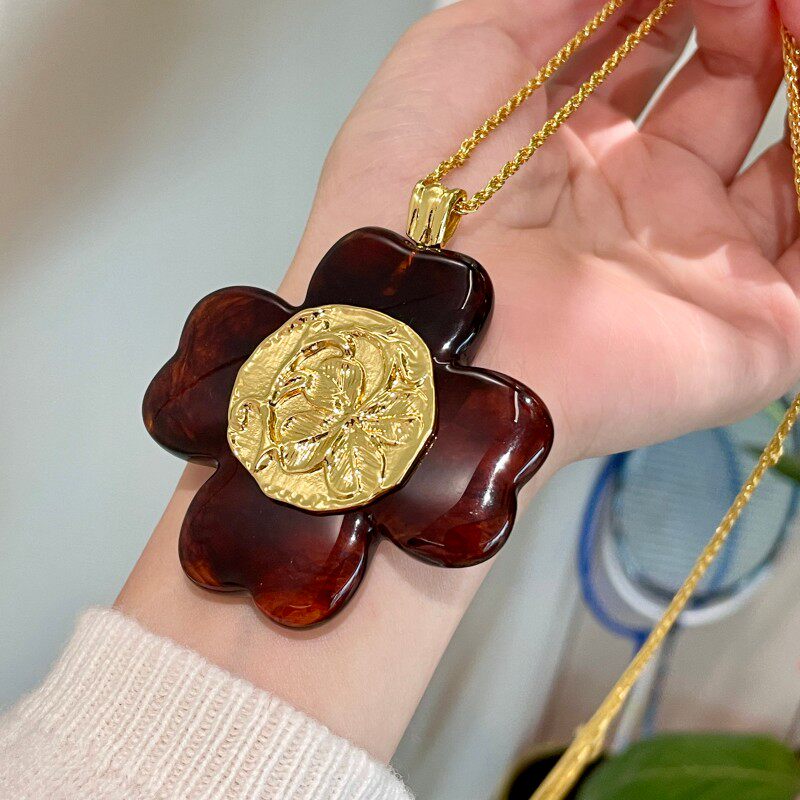 吴昕同款豹纹咖啡色爱心花朵吊坠项链复古气质树脂毛衣链百搭轻奢