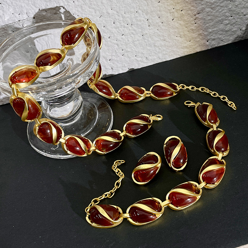 复古棕色水晶串珠项链