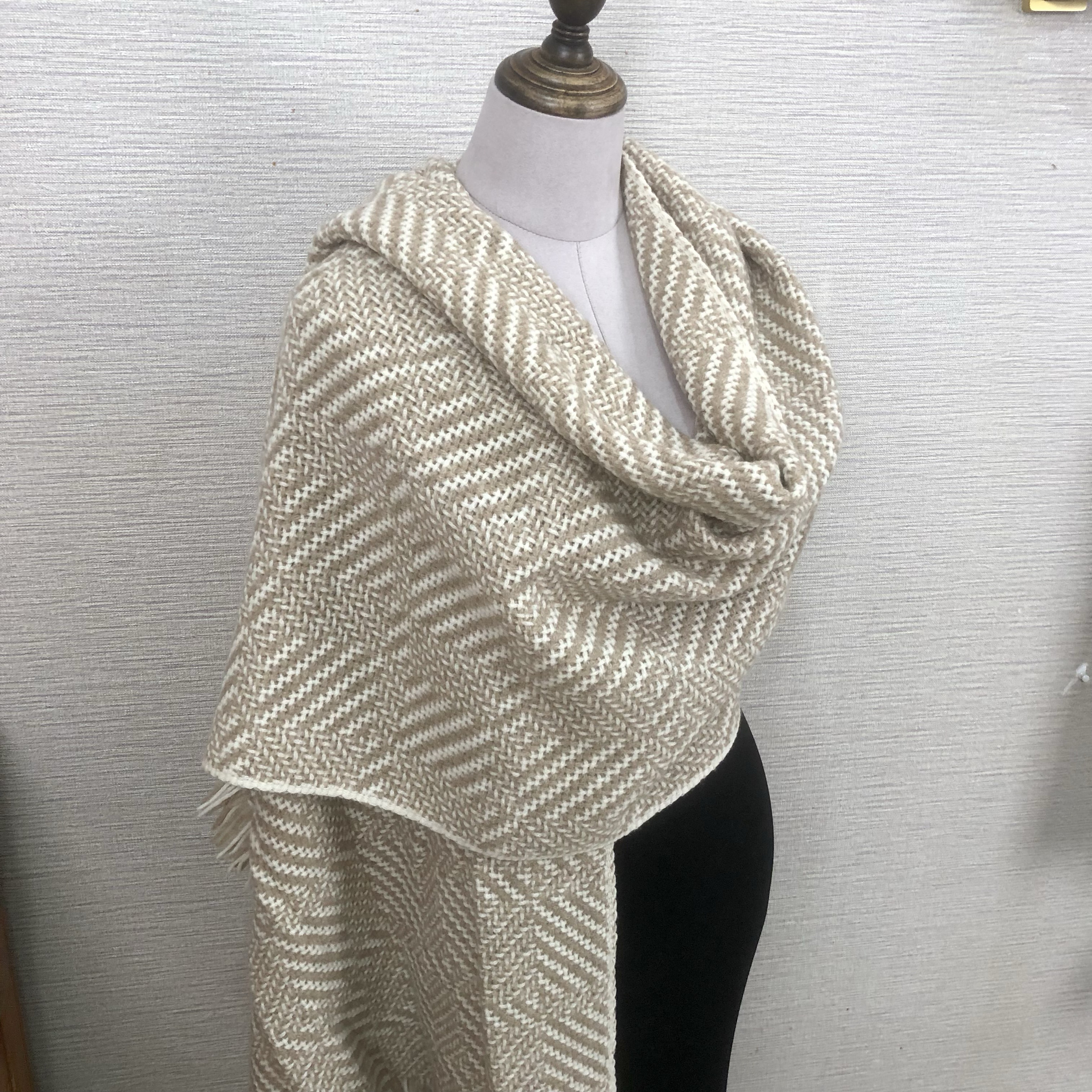 高货必入～100%羊绒围巾披肩编织款可送礼50*188cm高端披肩长巾,服饰配件/皮带/帽子/围巾,围巾/丝巾/披肩,淘宝优惠券,粉丝福利购,淘宝优惠卷