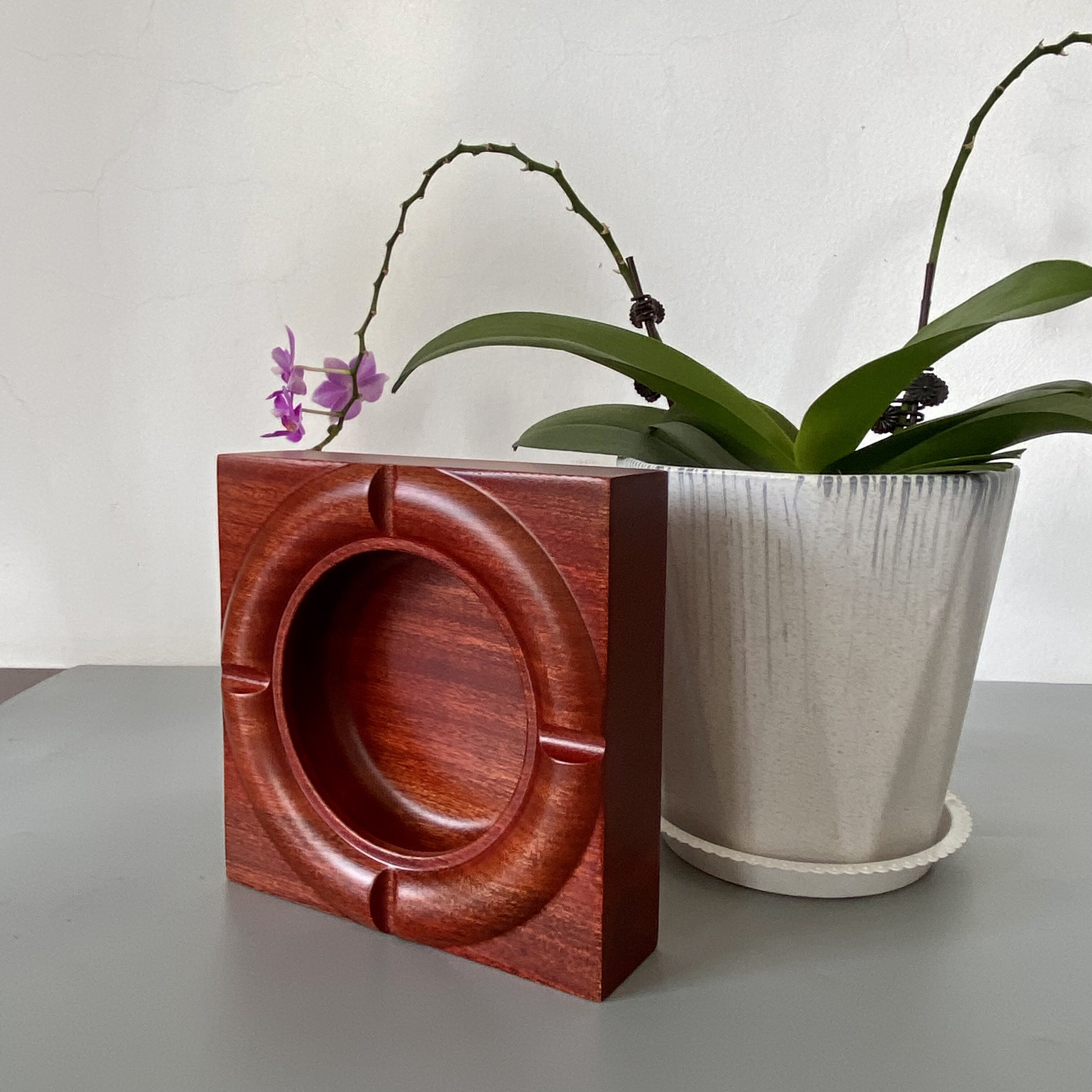 时尚烟缸大号花梨木烟灰缸木质防摔新中式个性潮流办公室客厅家用