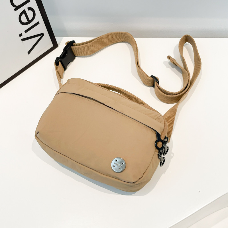 马卡龙色迷你小方包防泼水轻便小包包休闲百搭胸包斜挎手机包腰包