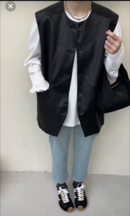 2026年春季韩版酒酿丸子宽松中长款无袖皮衣外套单排扣坎肩马甲女