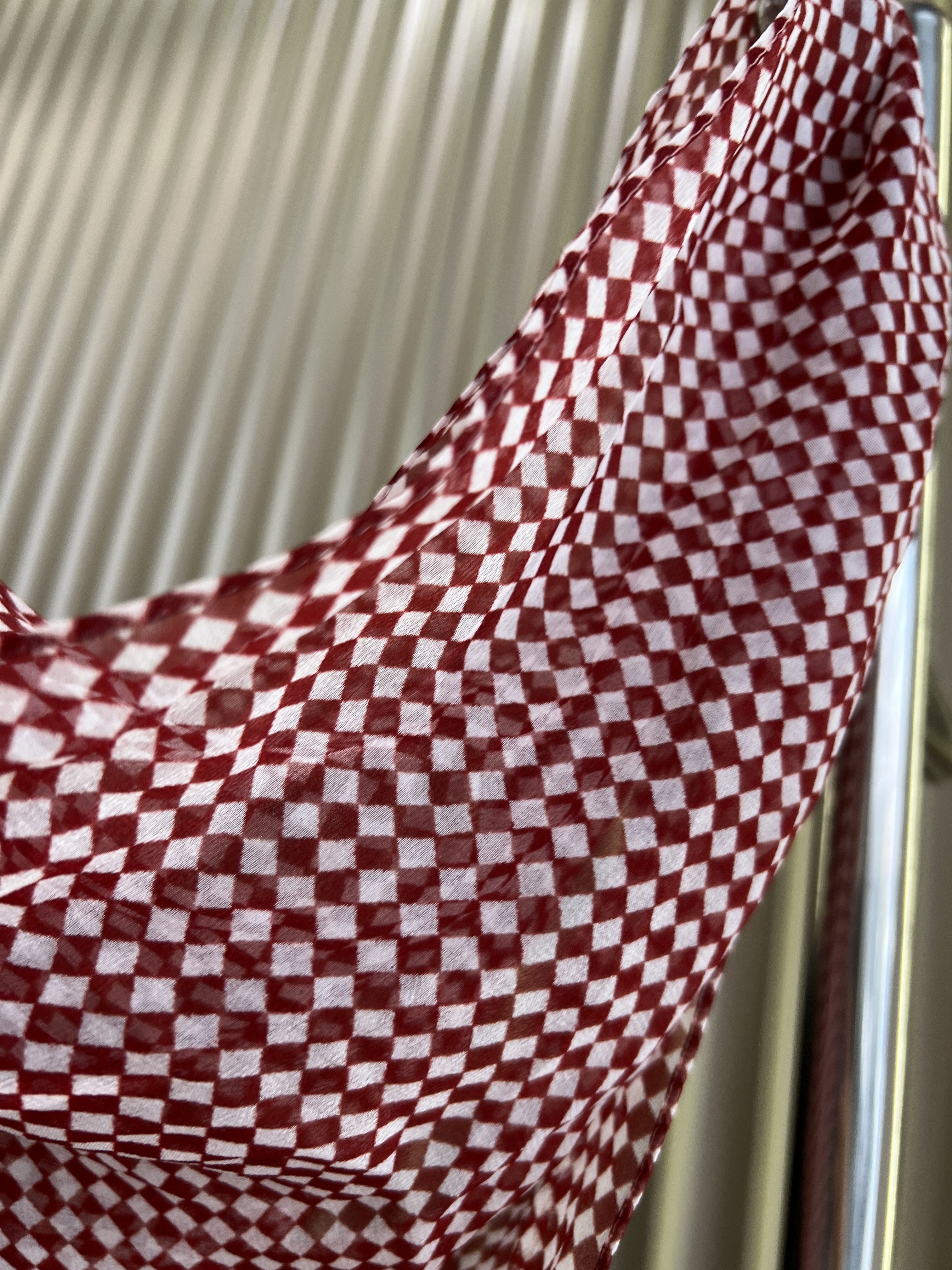 2026早春新款真丝格子轻薄长丝巾围巾