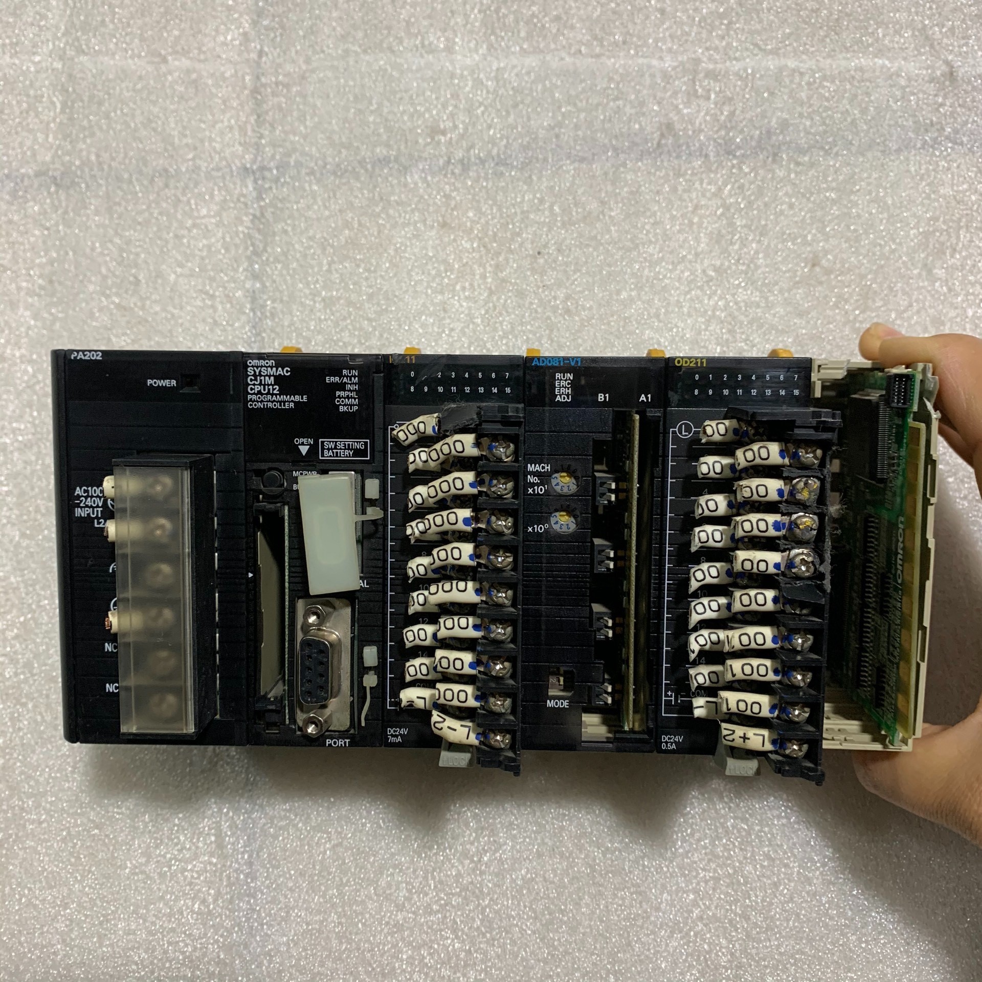 拆机CJ1M-CPU12,CJ1W-PA202,ID2