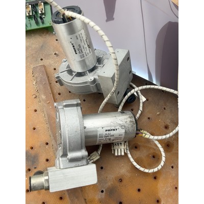 迪兰rx5500xt8g战将,撞烂了散热器,可以点亮但是装驱