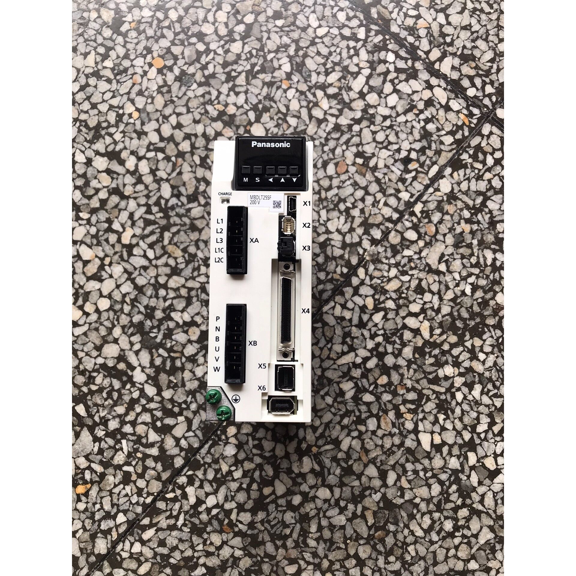 MBDLT25SF400瓦伺服驱动、拆机功能包正常使用,