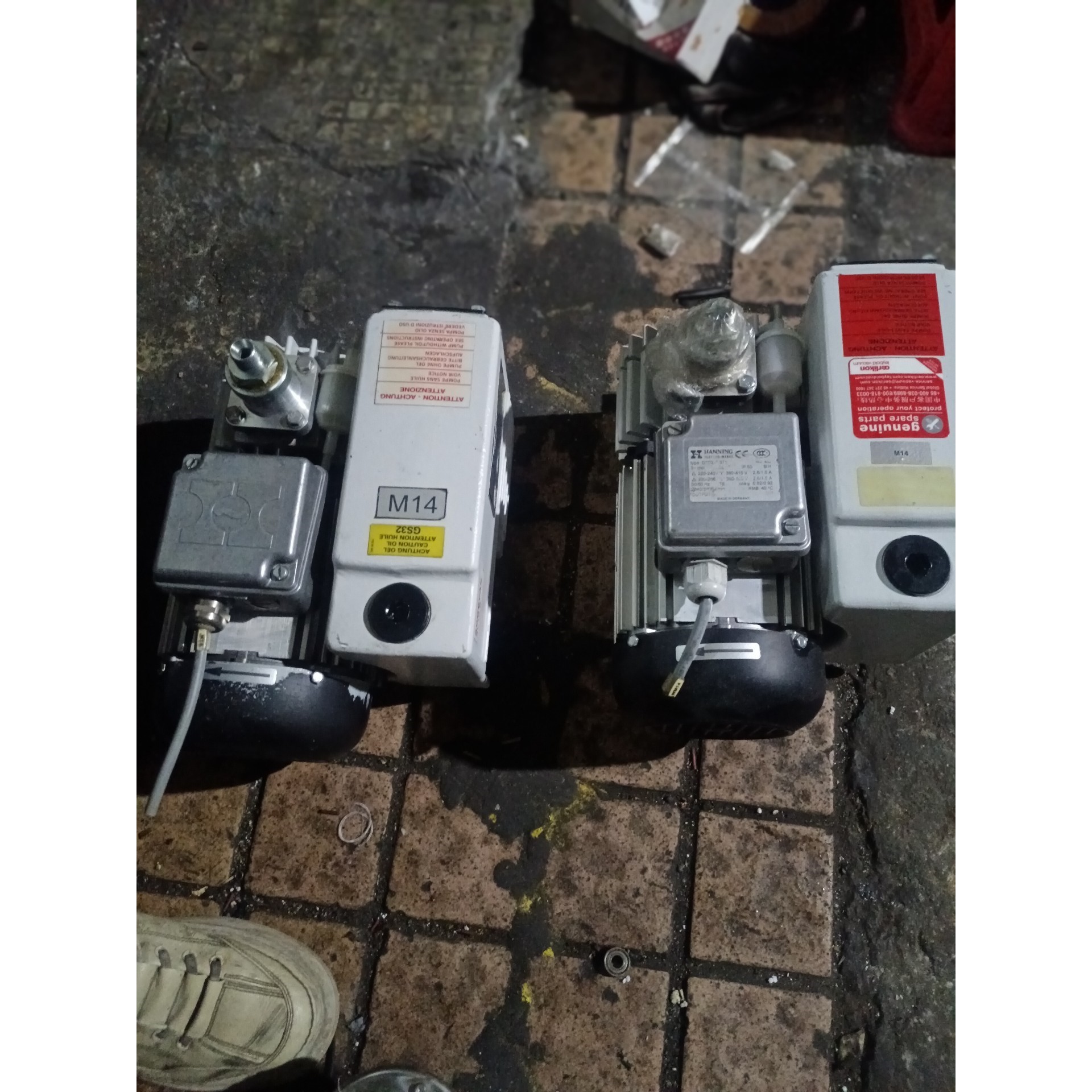 德国莱宝真空泵,SV16B,三相380,0.55k,实图如图