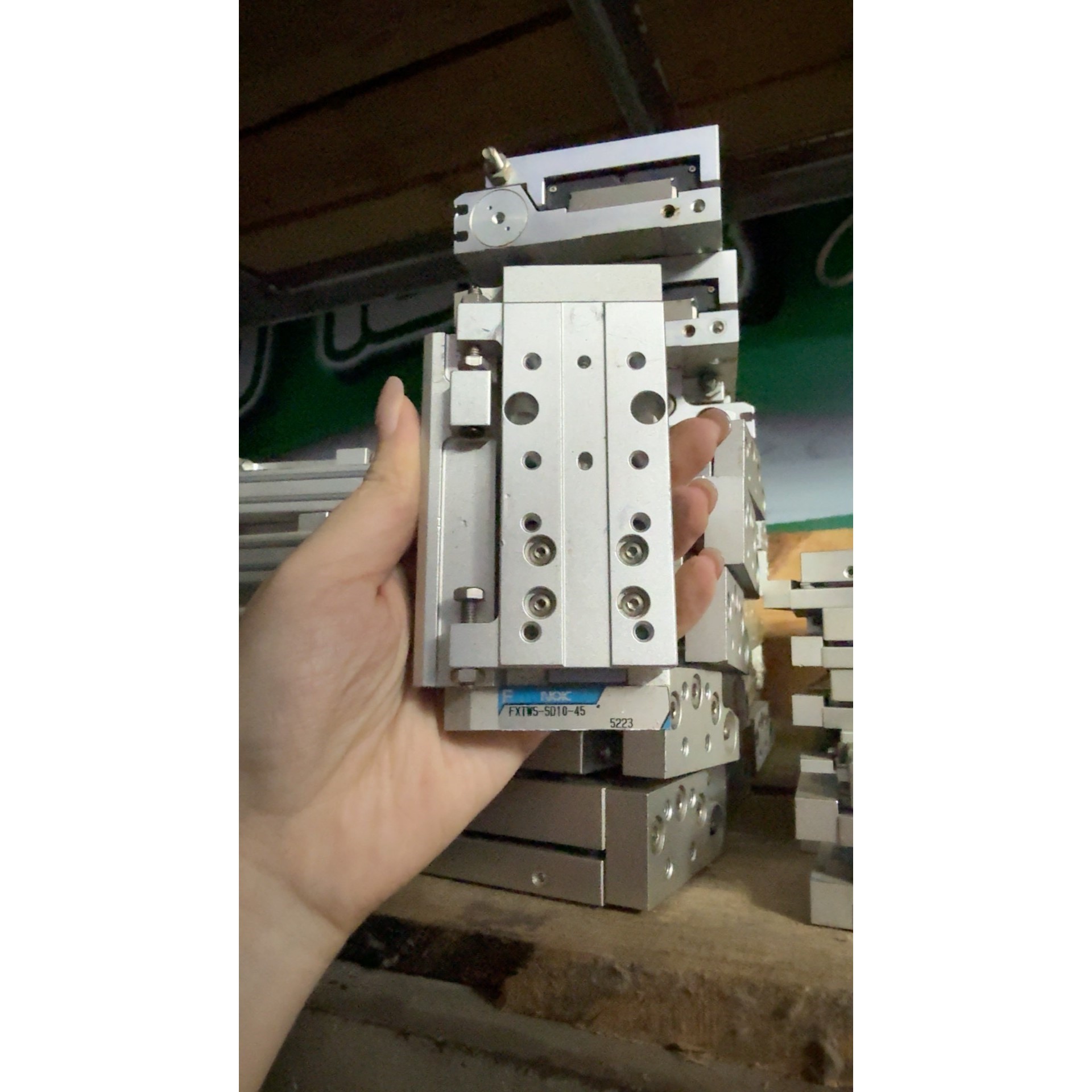 二手NOK滑台气缸 FXTW-GT15-45 FXTWS-G