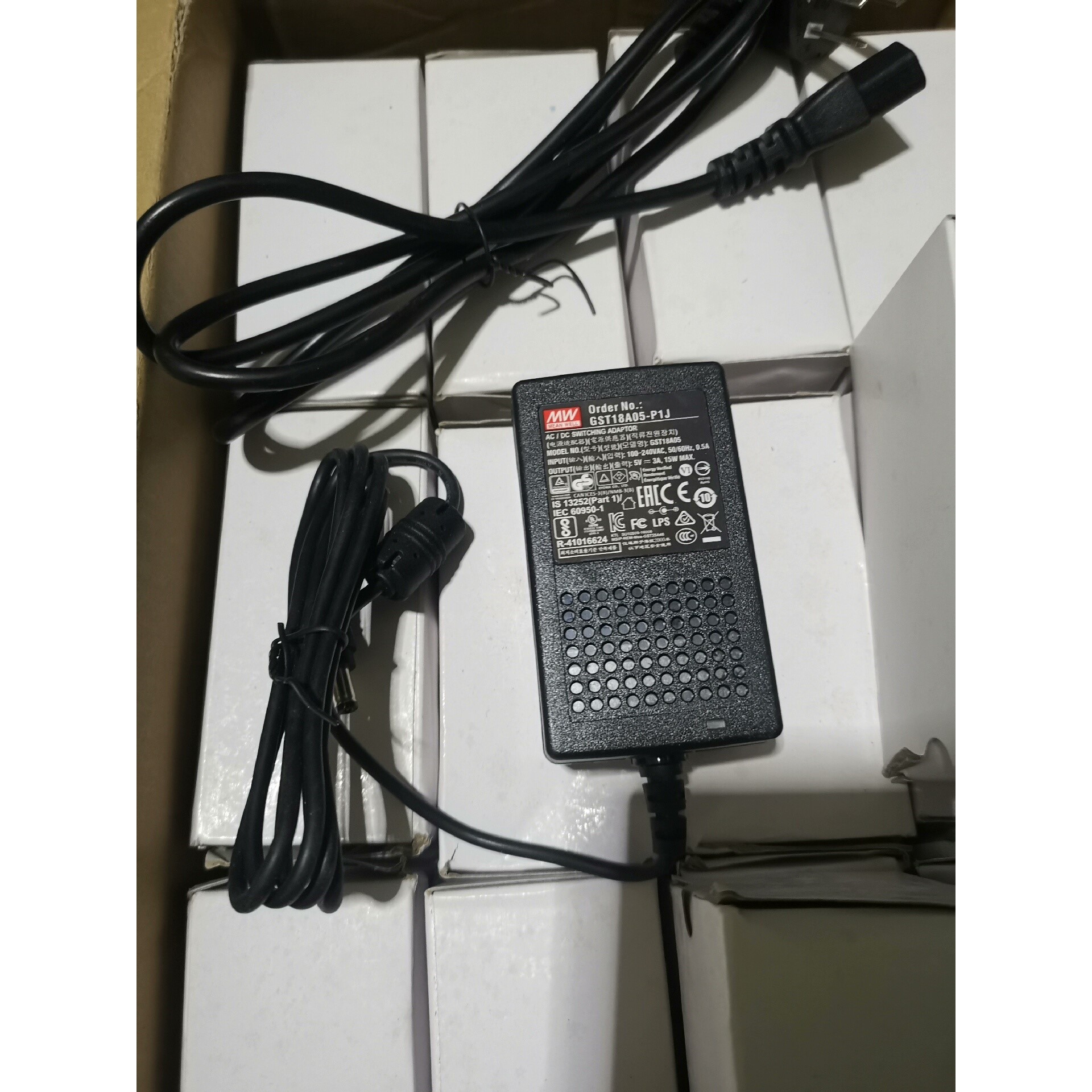 GST18A05-P1J,台湾明纬15W5V3A电源适配器3