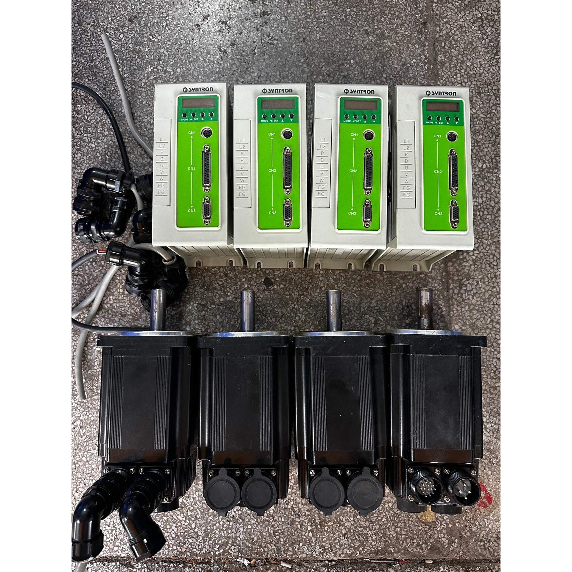 GSK928TC数控系统,实物如图,成色有明显使用痕迹.拆机