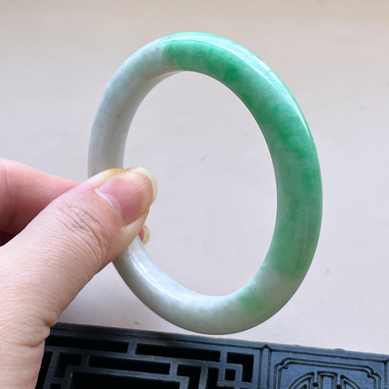 缅甸天然A货翡翠阳绿半山水手镯
