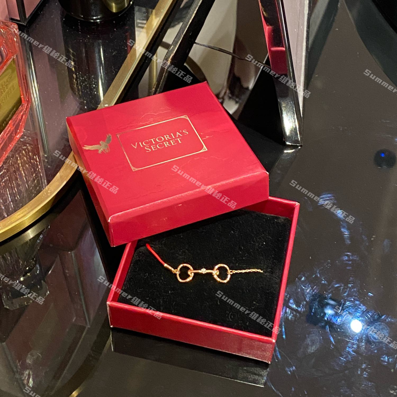 新年红绳 维多利亚的秘密 马蹄扣红绳手链