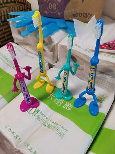 包邮买一送一3岁以上成长中洁齿护理儿童硬毛刷牙刷有底座可站立