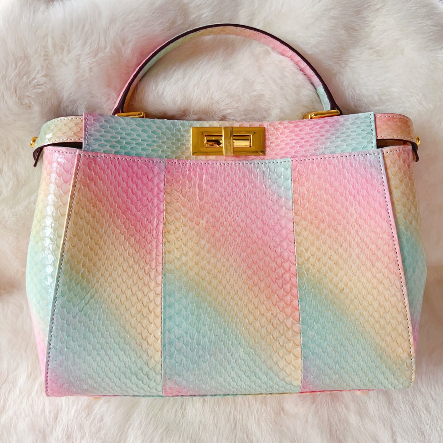 D家秋冬美物新品 超美彩虹渐变奢华天然蛇皮女包手提包单肩中号图片