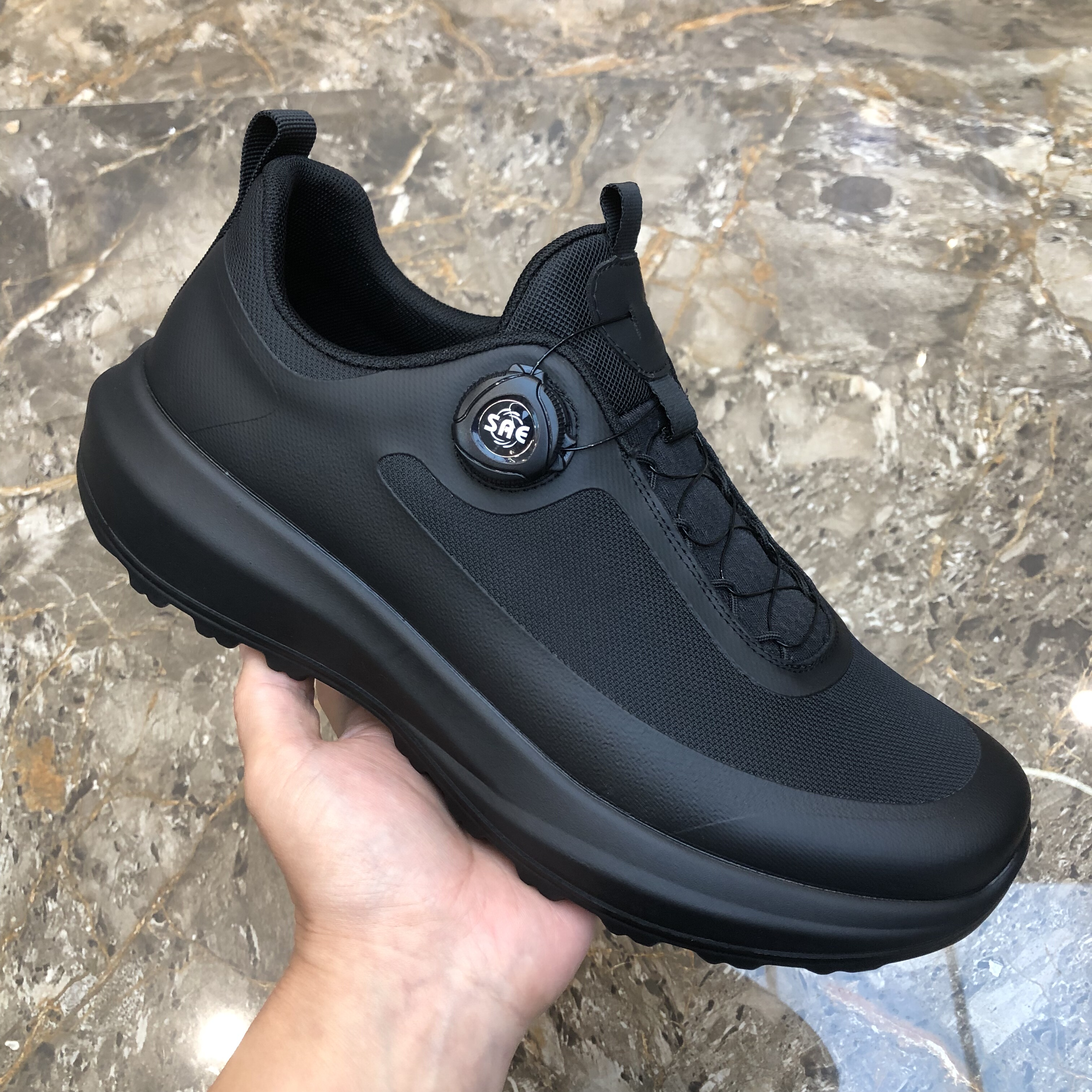 2025高端新款黑色男鞋厚底布面纽扣户外品质休闲鞋运动鞋加棉保暖