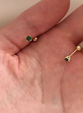 S925银mini祖母绿钻耳钉养耳洞螺丝拧扣耳骨钉18k包金高级耳饰