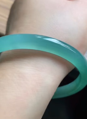 天然翡翠A货冰胶蓝底美人条，57-58圈，57.7-7.6-5.8，25.46g