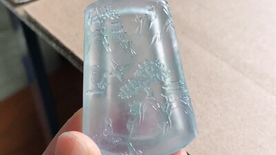 缅甸天然翡翠A货高冰起光山水牌，底子纯，53.4-35.4-5.8，24.45g