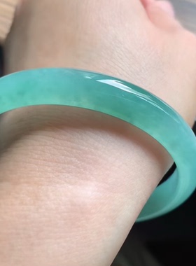 天然翡翠A货浅色晴水手镯，58-59圈，58.7-9.6-6.3，34.76g