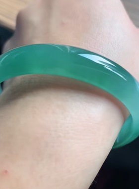 飘花手镯，58-59圈，冰糯种，无纹裂，飘色线花，起胶，36.33g