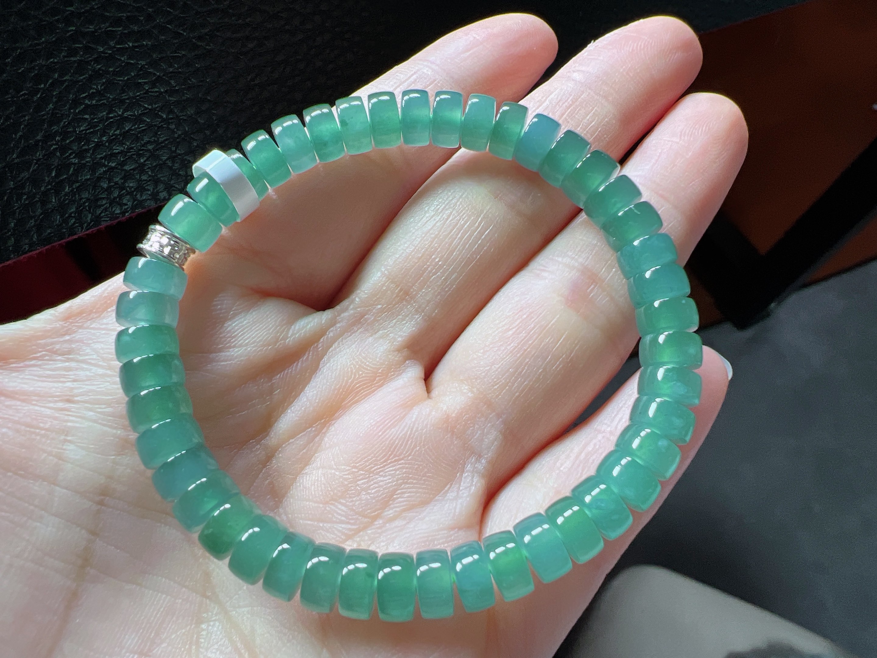 天然翡翠A货冰晴水直切药片珠，卡6.8-3.3，直切手串，精工归圆,珠宝/钻石/翡翠,手链/手串,淘宝优惠券,粉丝福利购,淘宝优惠卷