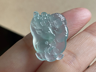 厚装 缅甸天然翡翠A货冰飘花持莲观音 9.0 23.5 22.07g