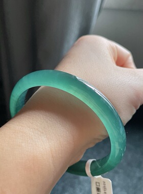 天然翡翠A货冰种蓝水大圈口，60-61圈，60.9-9.9-6.4，38.91g