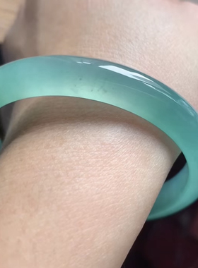 天然翡翠A货冰晴水正圈，54-55圈冰种起光，54.6-9.5-6.5，33.85g