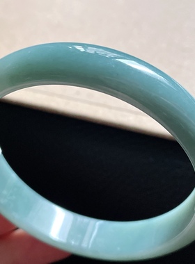 天然翡翠A货蓝底正圈手镯，56.8-12.1-6.7，无纹裂，41.51g