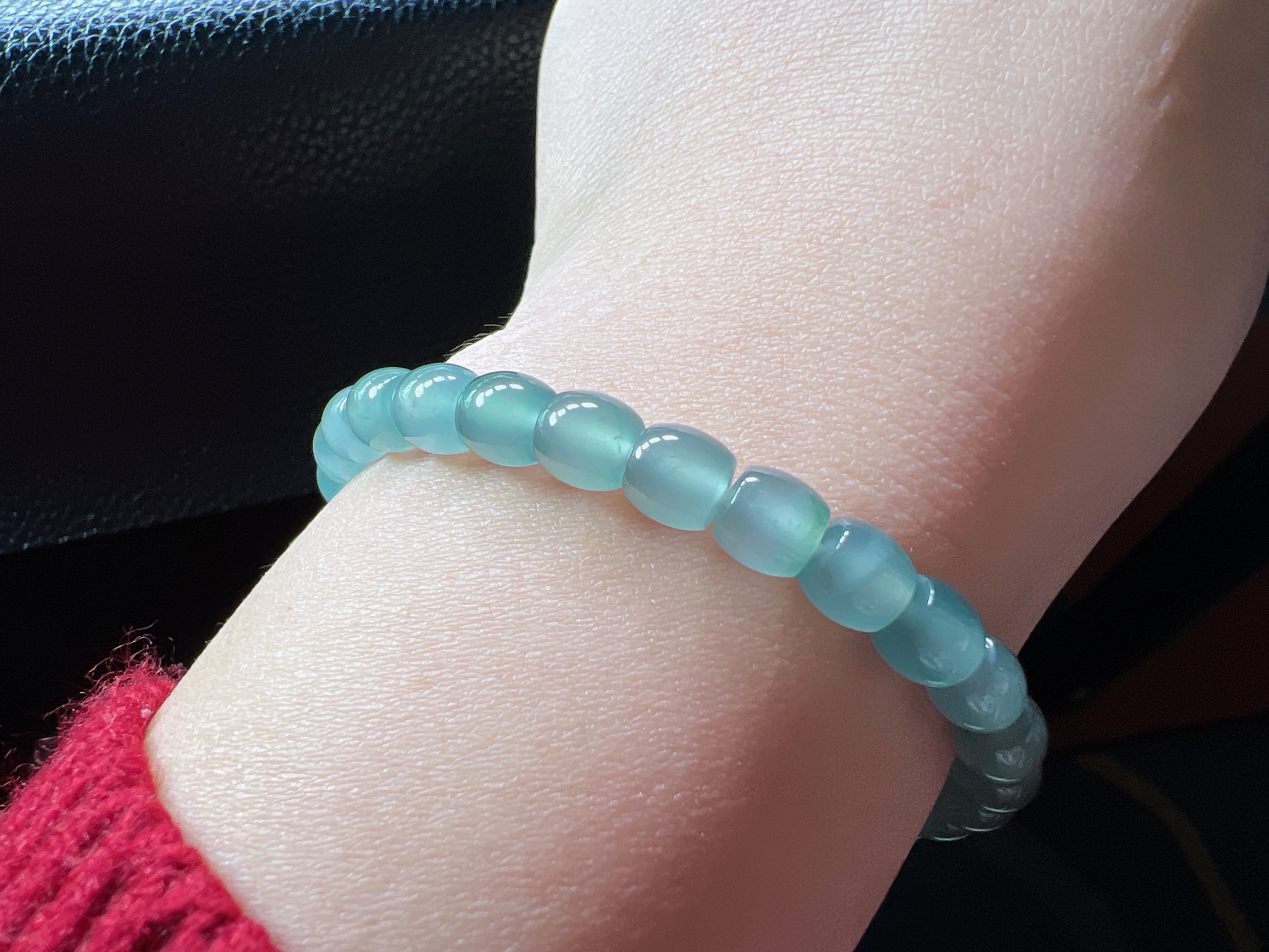 天然翡翠A货冰蓝桶珠手链，珠卡6.3-6.1，种水好，天空蓝，冰冰胶