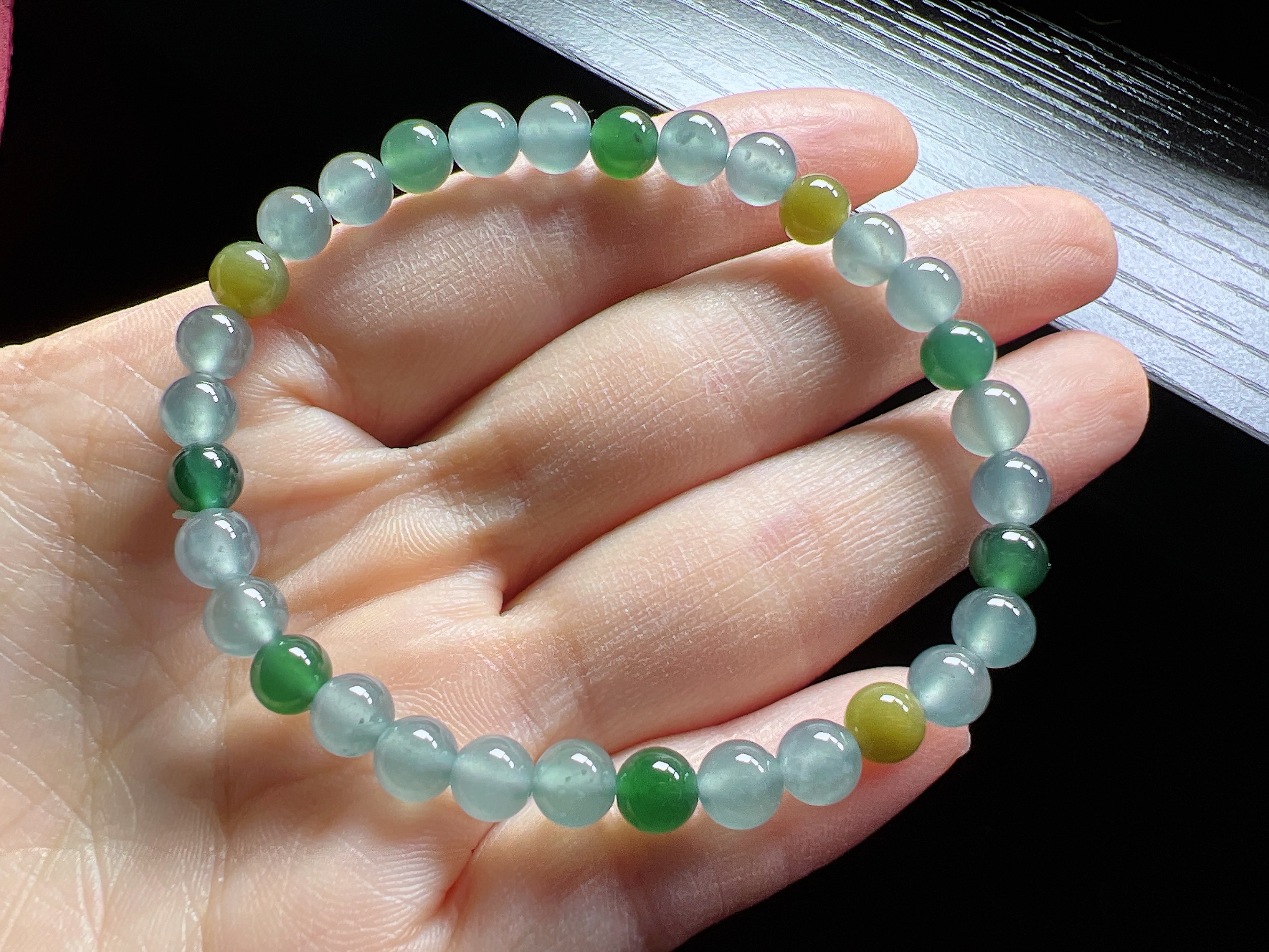 天然翡翠A货冰种多宝手串，卡5.7-6.0，共32颗，颜色丰富多彩