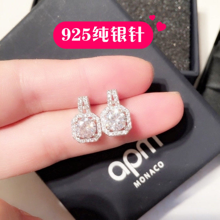 s925百搭奢华风珠宝款纯银耳钉
