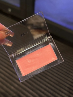 真他娘的好看死了 皮肤透出来的颜色 bbia单色腮红膏01膨胀色滋润