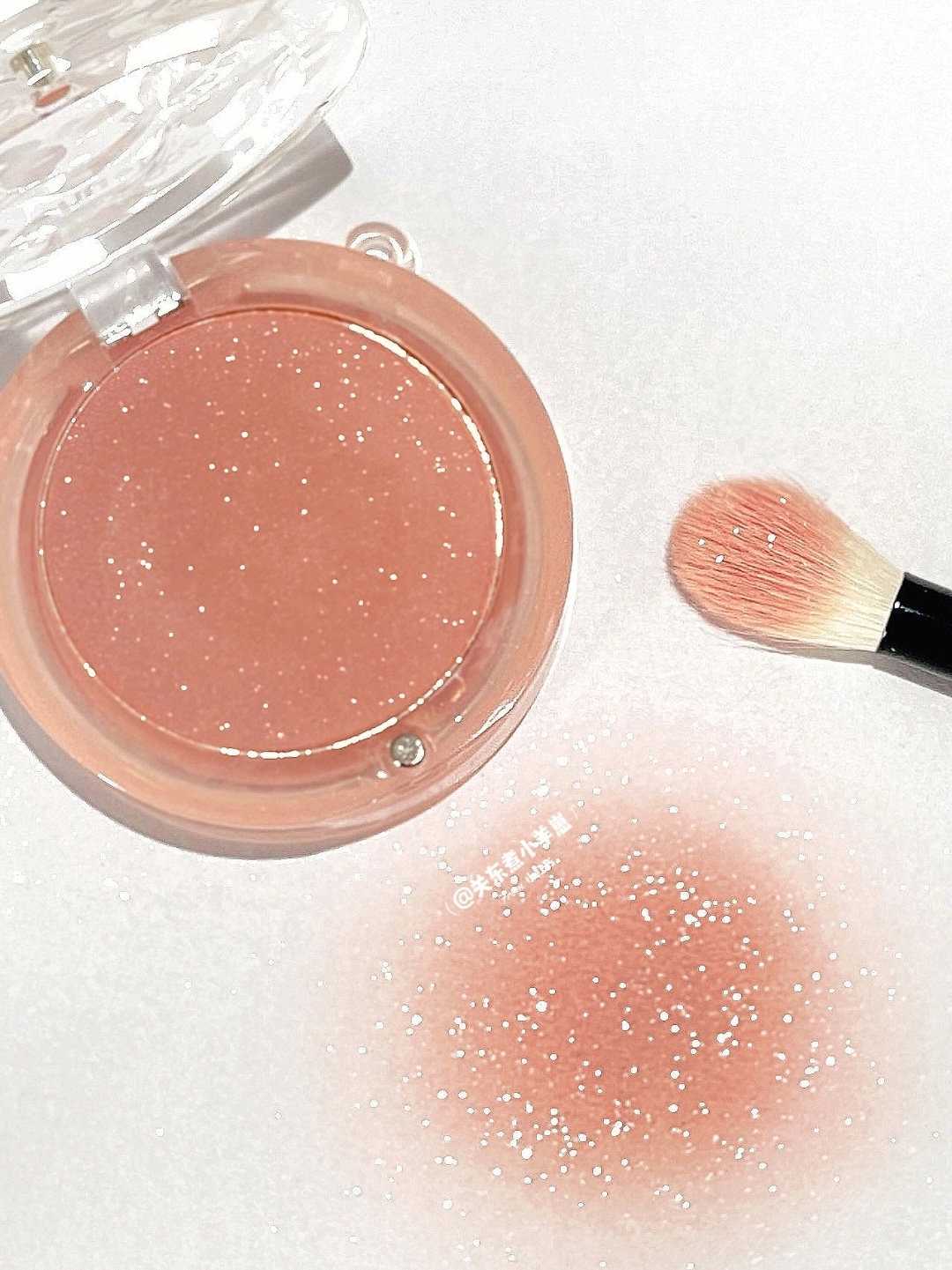 真是富家千金迷人眼 又乖又奶flortte花洛莉亚初吻单色腮红10提亮