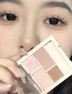 粉雾云海 这盘蜜桃白开水也太温柔 unny四色眼影盘新色07珠光哑光