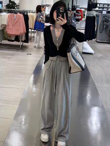 小个子时尚套装V领挂脖假两件拼接针织上衣休闲软糯阔腿裤两件套