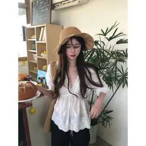 希宥HOUSE 法式轻甜少女感花边刺绣收腰系带上衣小衫