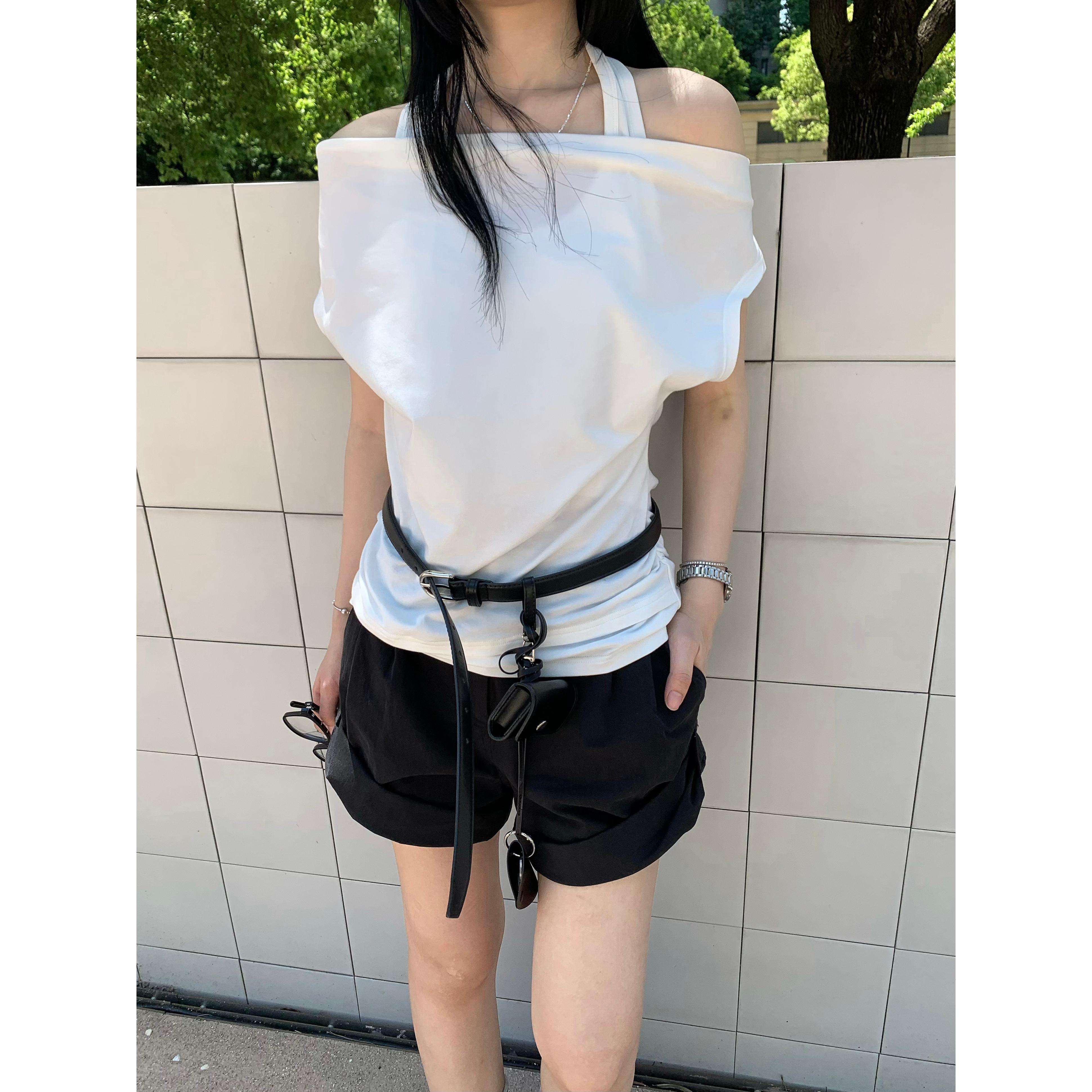 希宥HOUSE 韩系极简挂脖一字领斜肩多穿上衣小衫(不含腰带+项链)