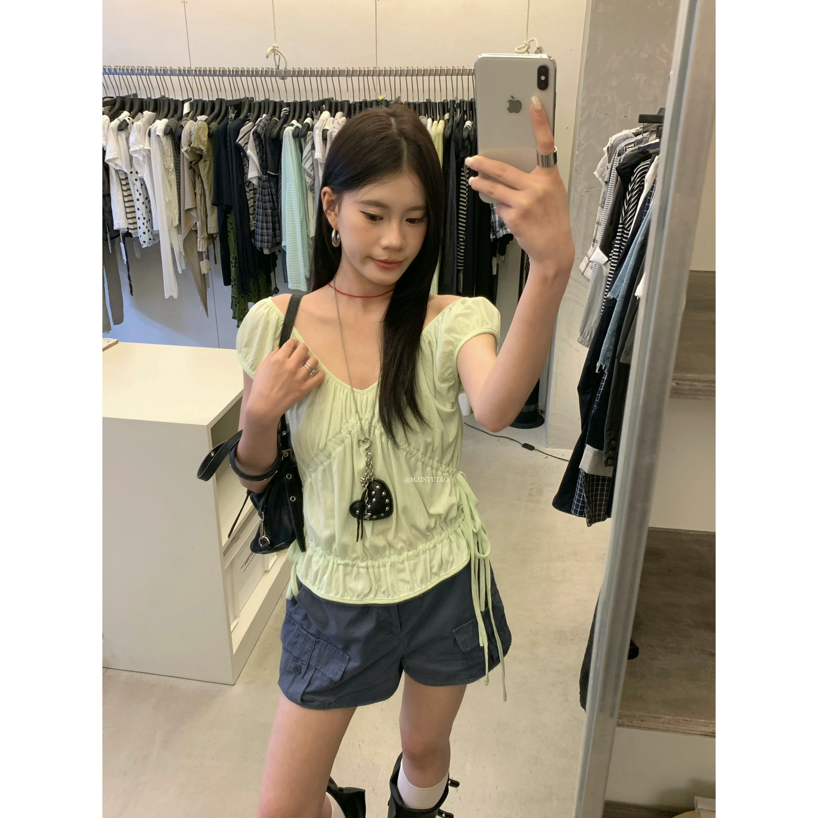 希宥HOUSE 韩系褶皱甜美气质小衫(含45棉料)(不含下装和配饰)